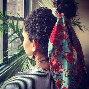Headscarves/neckerchiefs